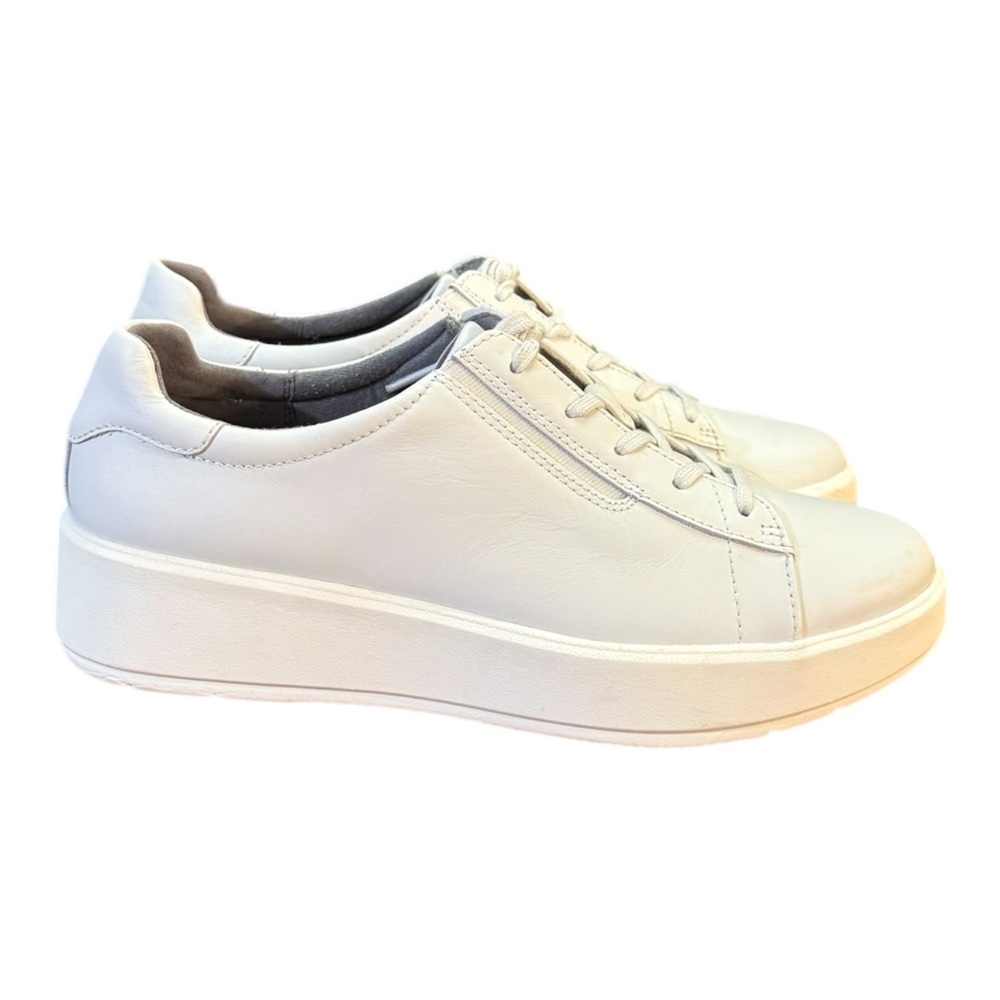 Clarks Collection Layton Lace-Up Sneakers Women’s Size 8.5 White Leather